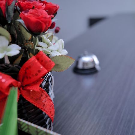 Eden Boutique Hotel Тавау Екстериор снимка