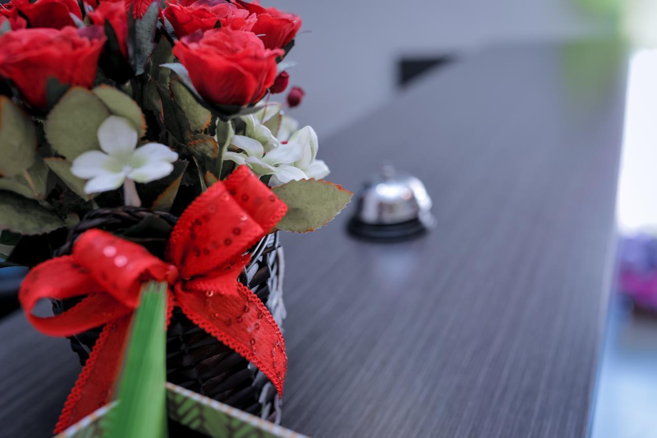 Eden Boutique Hotel Тавау Екстериор снимка